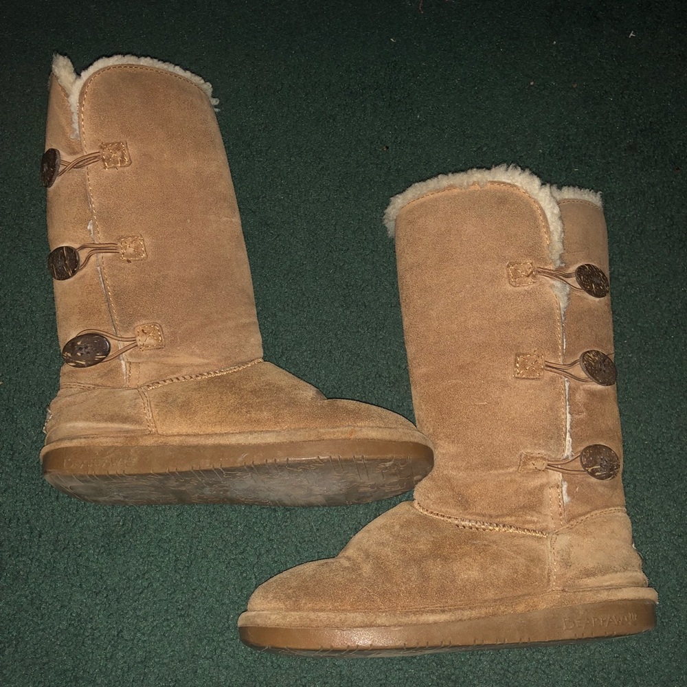 Woman’s bearpaw Lauren tall winter boots//size 7
